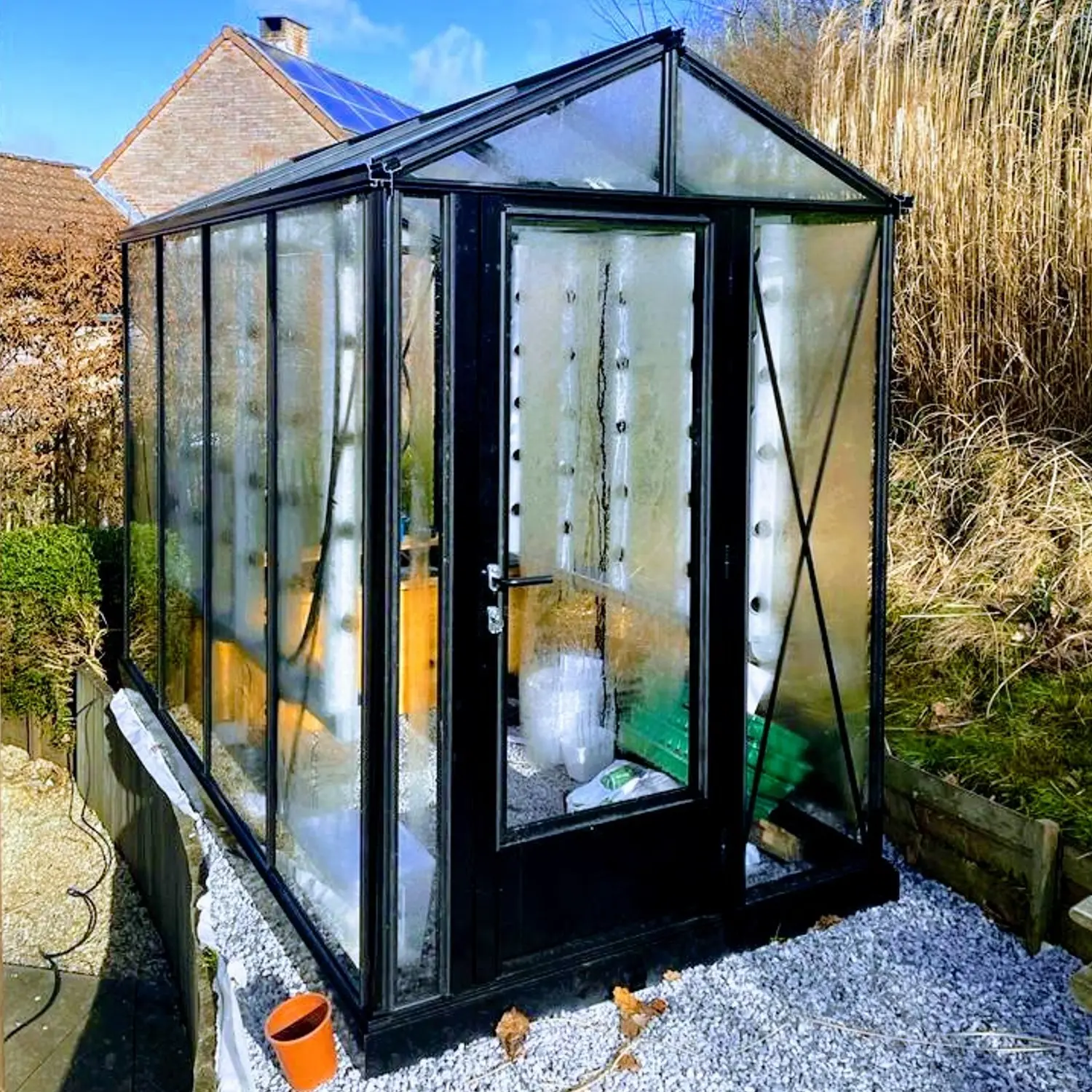 Serre automatisée aquaponique myFarm à Incourt