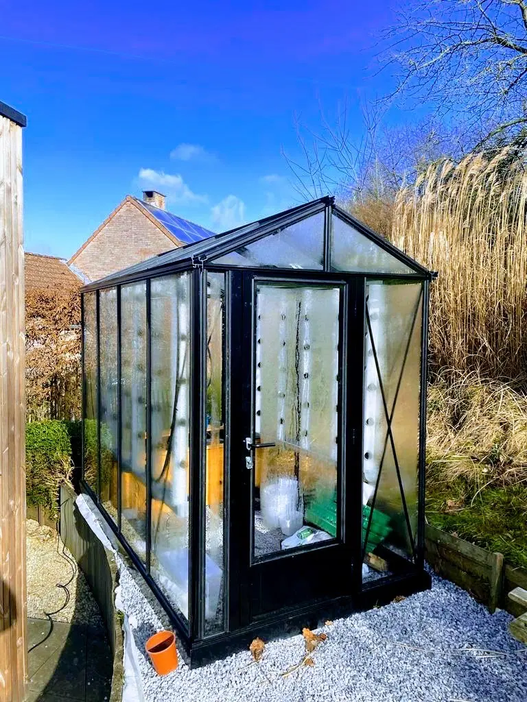 Serre automatisée aquaponique myFarm à Incourt